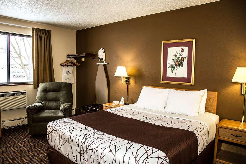 Americas Best Value Inn & Suites Detroit Lakes Quarto foto
