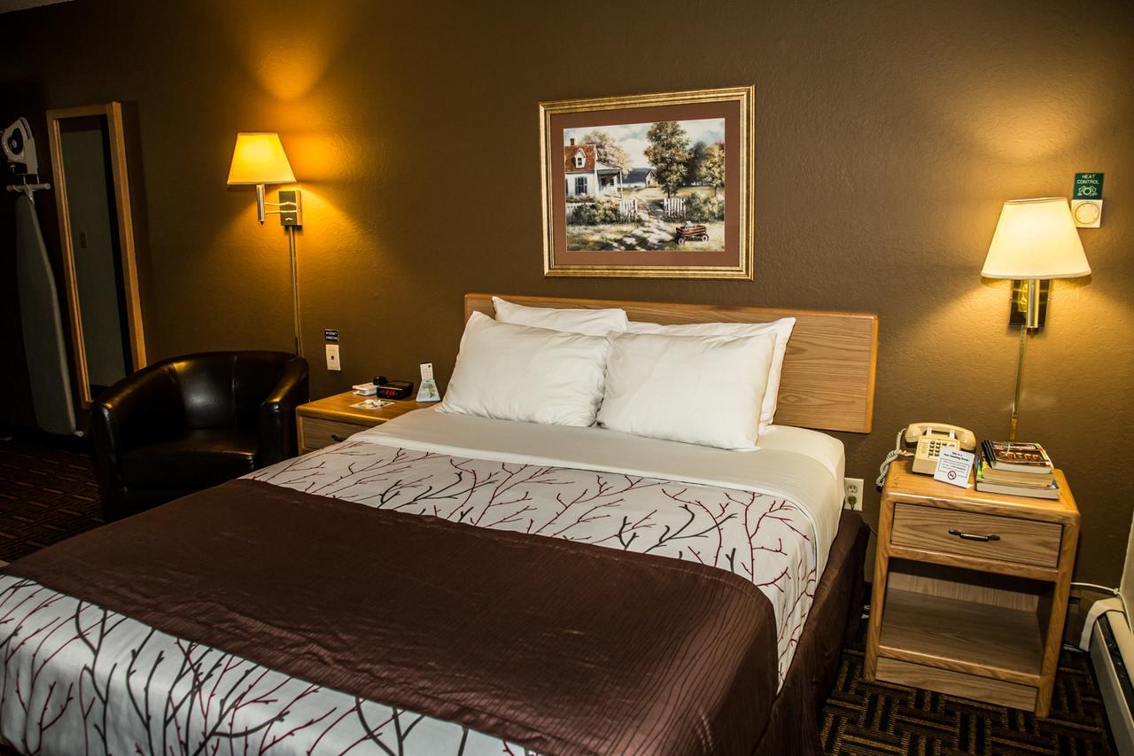 Americas Best Value Inn & Suites Detroit Lakes Exterior foto