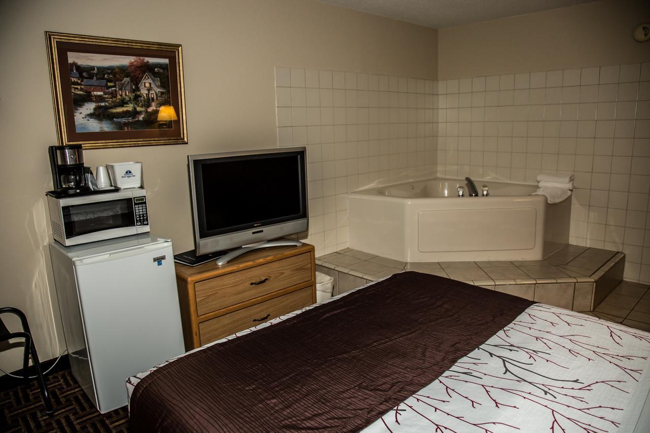 Americas Best Value Inn & Suites Detroit Lakes Exterior foto